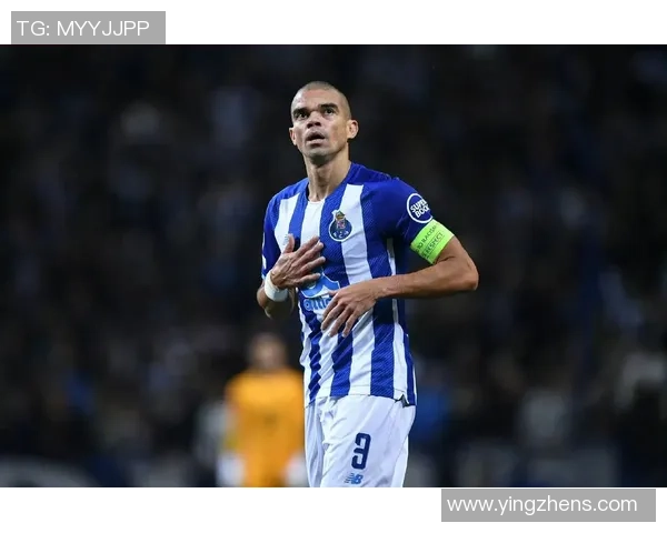 足球球星戴墨镜酷帅头像展现个性与魅力的独特风采